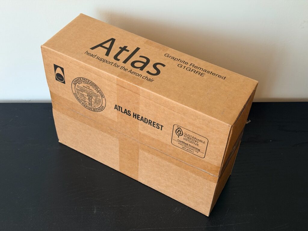 Atlas Aeron Remastered Graphite 石墨色頭枕原廠外盒