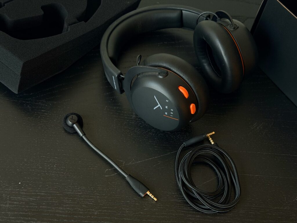 beyerdynamic MMX 100 黑色耳機、麥克風與線材配件